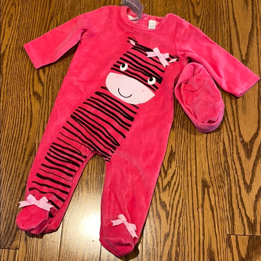 Cuddly onesie - size 3-6 months